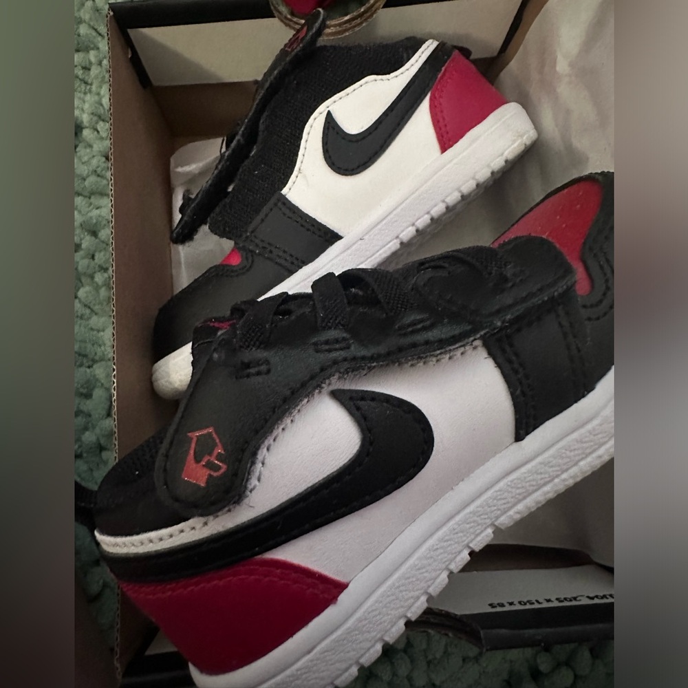 Jordan 1 Low Alt TD White Black Red
